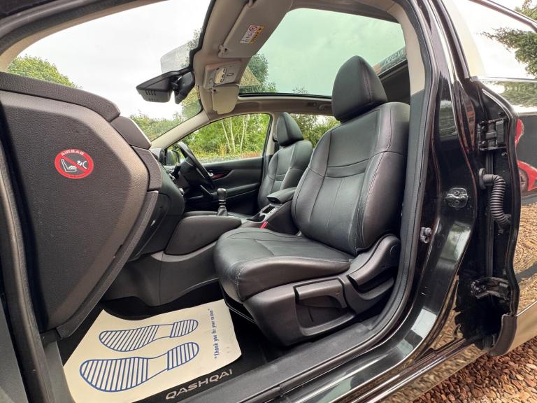 2015 Nissan Qashqai 1.6 DIG-T Tekna 2WD Euro 6 (s/s) 5dr HATCHBACK Petrol Manual