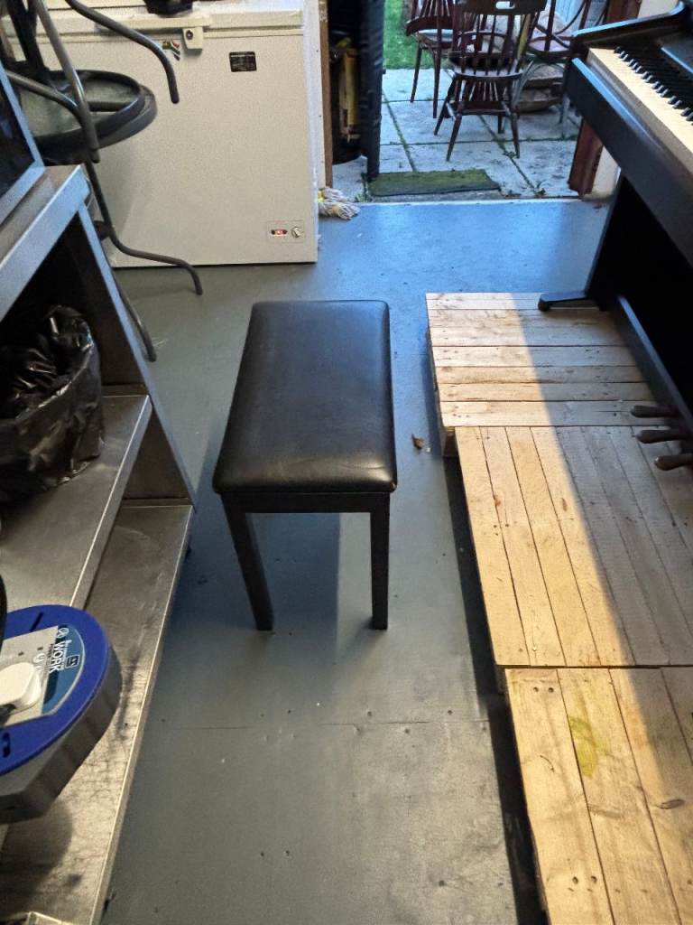 Yamaha Clavinova CVP-202 Digital Piano – Stand, Pedals & Stool – Fully Working