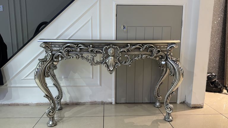 Console table
