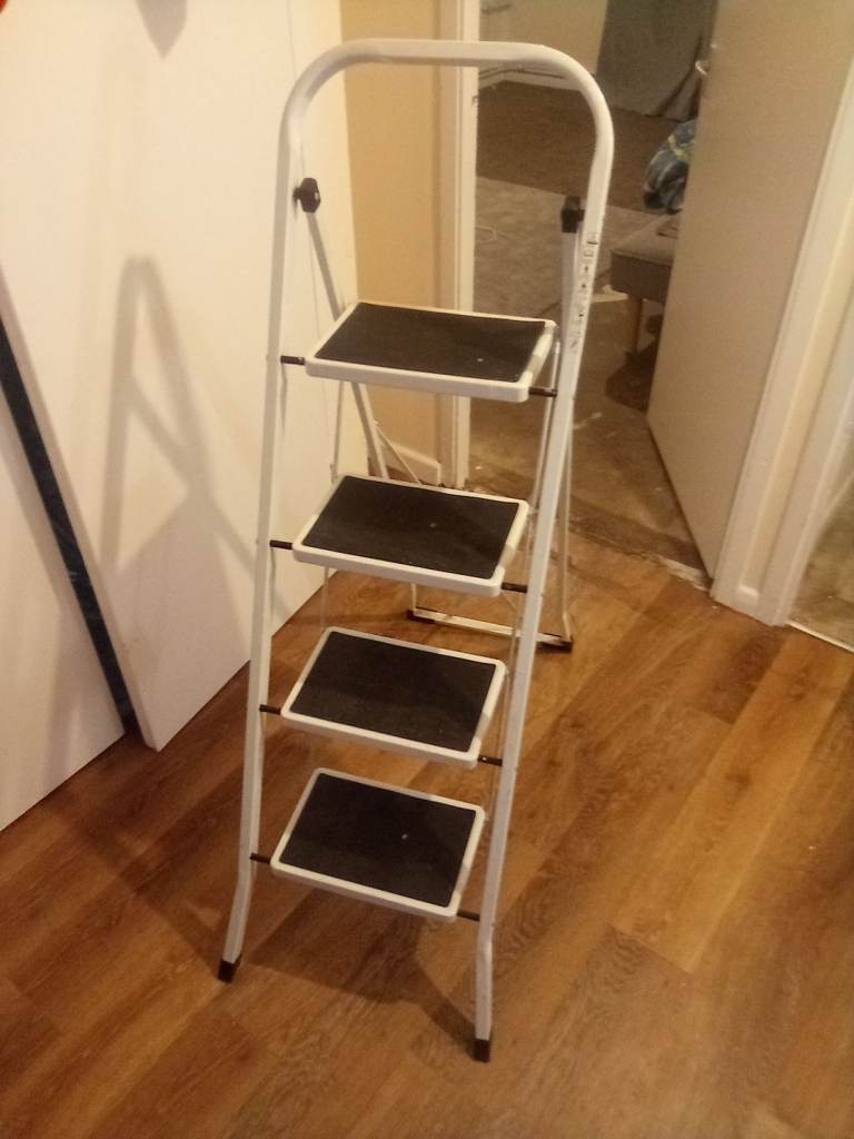 Step ladder perfect condition 