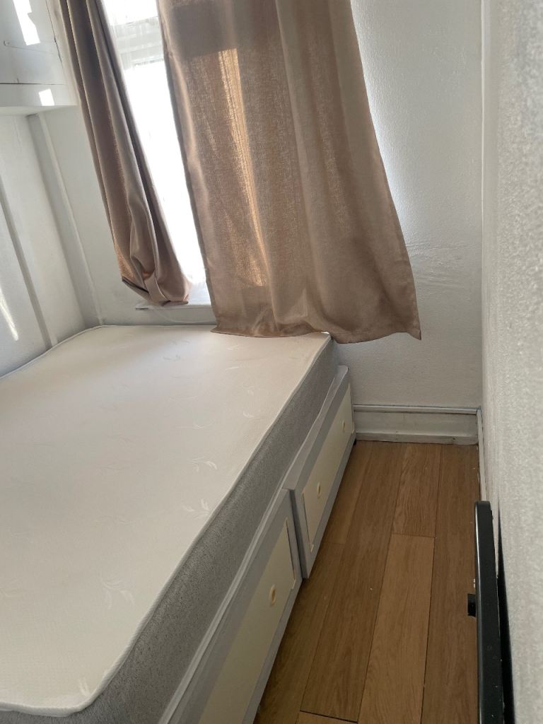 Room in a shared flat second floor
