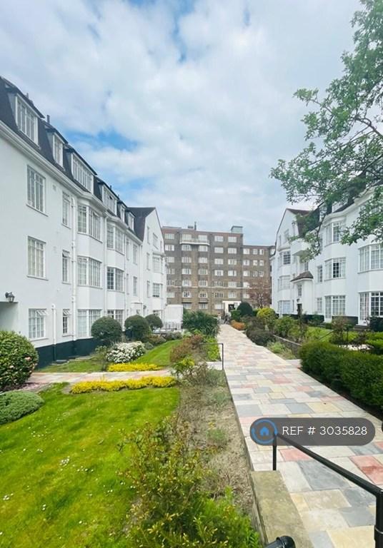 2 bedroom flat in Wavertree Court, London, SW2 (2 bed) (#3035828)