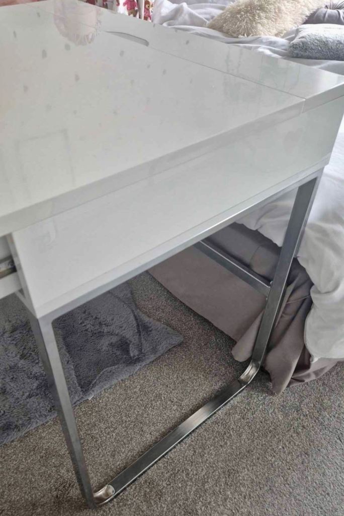 image for Gloss white computer desk /vanity table