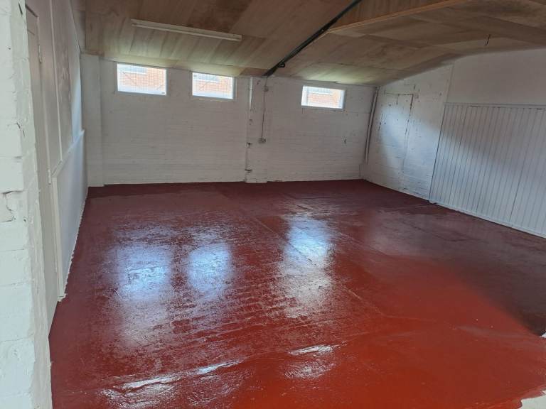 1000 SQ FT UNIT – £230/WEEK – NO DEPOSIT (DY4) 