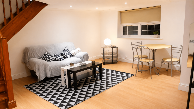 1 Bed flat - Ocean Village - Water rates INC - Available NOW