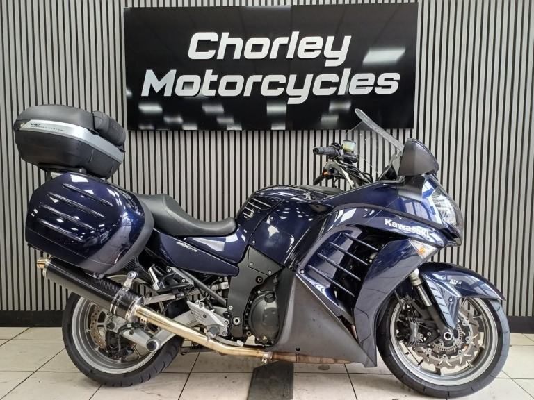 Kawasaki GTR1400 tourer 2010 in blue sports adventure 3 part luggage