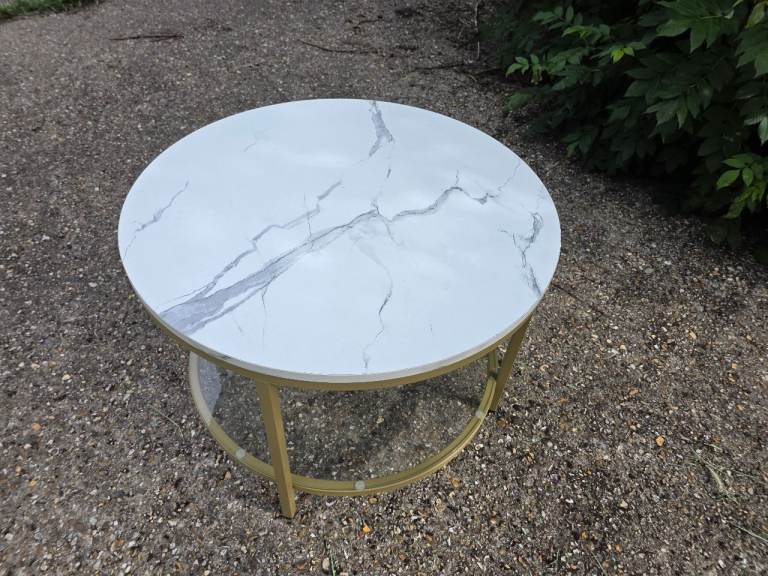 Round table coffee table 