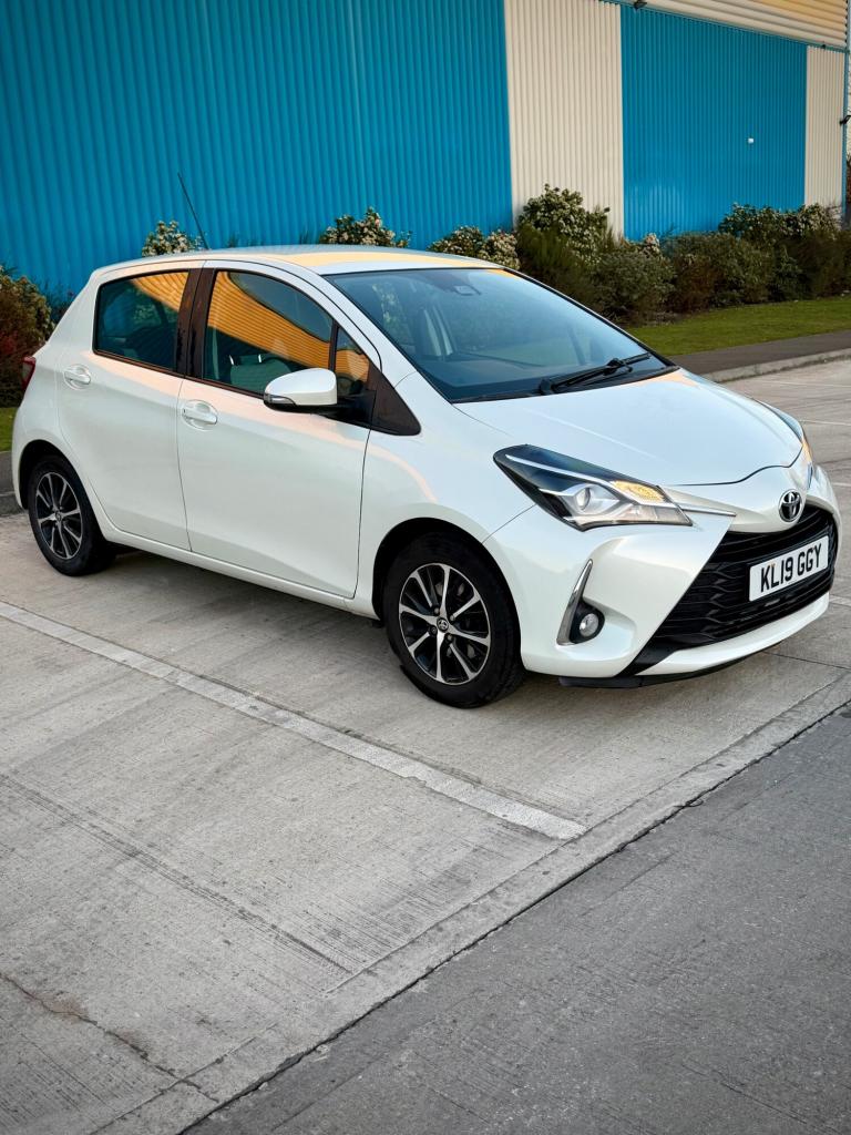 2019 Toyota Yaris 1.5 VVT-i Icon Tech 5dr HATCHBACK Petrol Manual