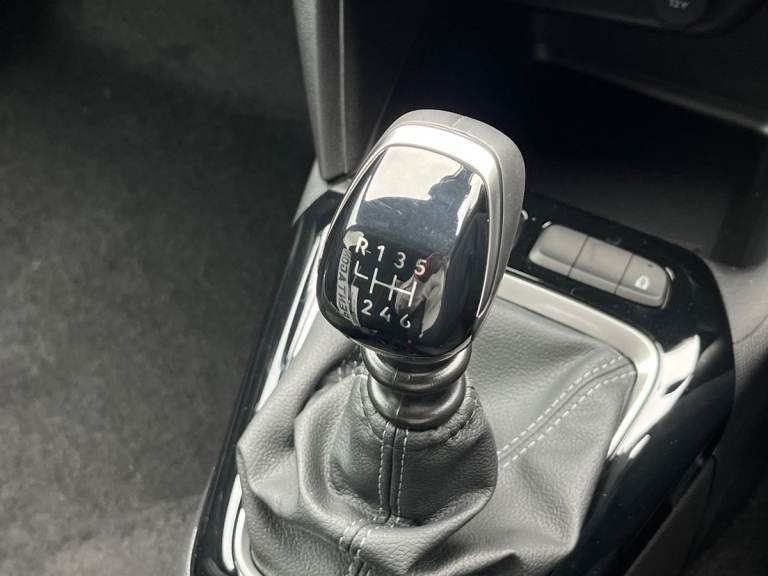  Vauxhall Corsa 1.2 Turbo Yes Hatchback 5dr Petrol Manual Euro 6 s/s 100 Ps