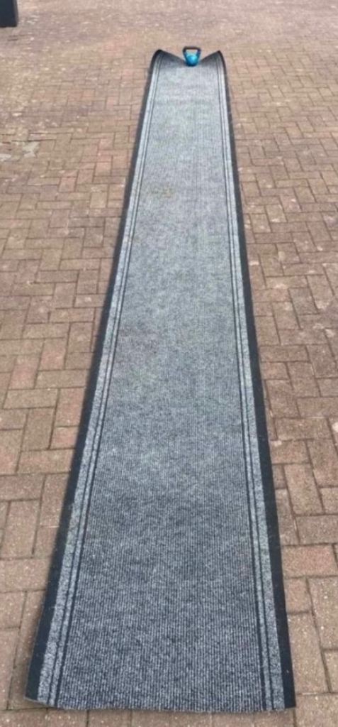Heavy-duty anthracite carpet runner
