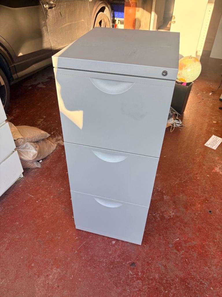  Free to collect. 3 Drawer Filing Cabinet