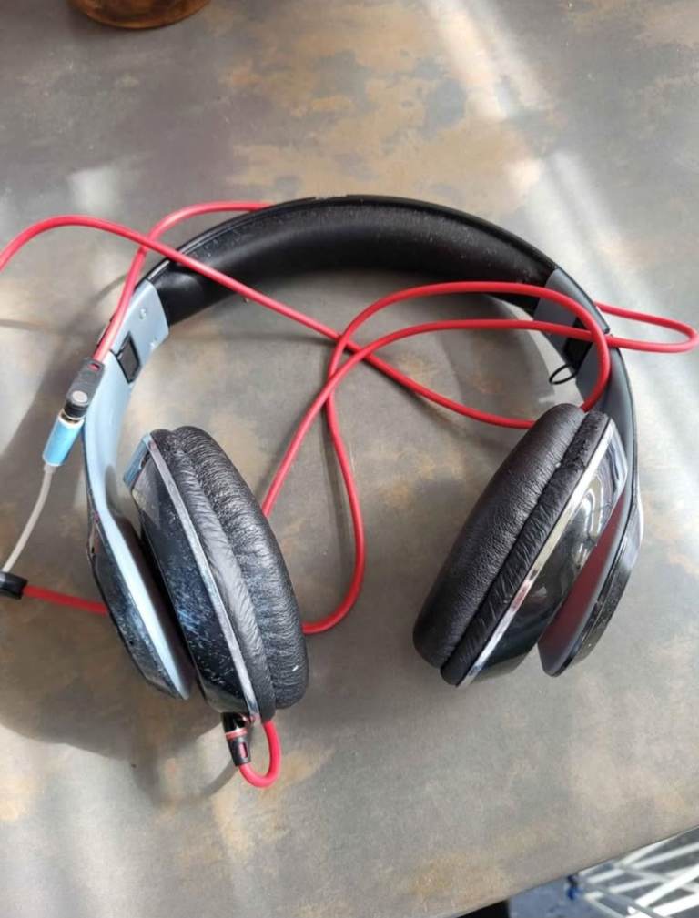 Dr Dre headphones with smart box. 