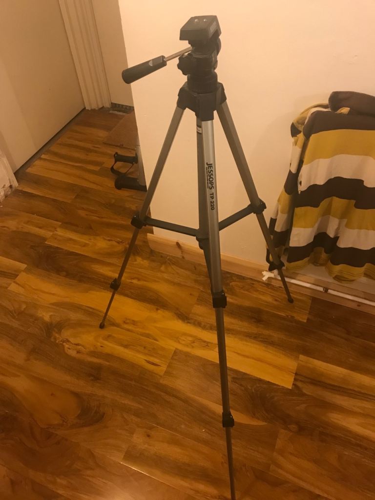 Jessops tripod new 