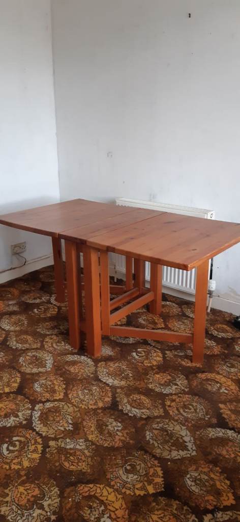Pine dining table - reduced