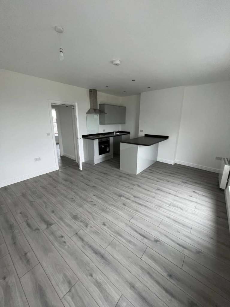 We do All type of flooring carpeting,laminate flooring etc.carpet installer/ technician.