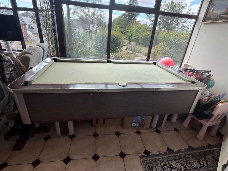 Pool Table - Slate bed - 7ft