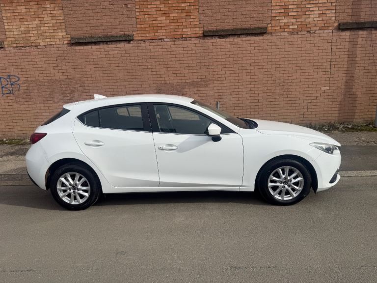 2016 Mazda 3 SE-NAV  manual diesel mot  16/8/2027 90,000 Miles £2895