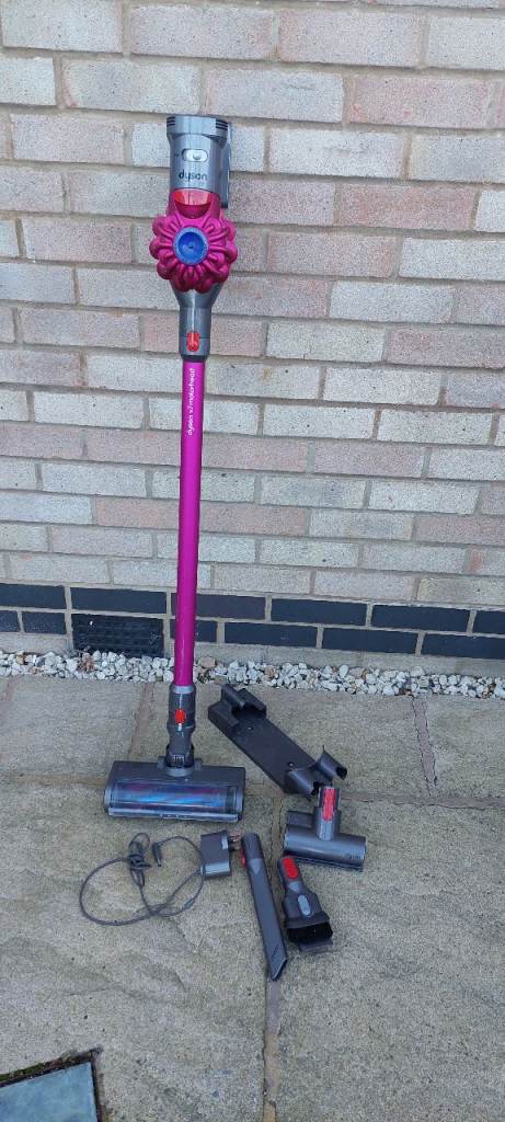 Dyson V7 hand held vacuum cleaner