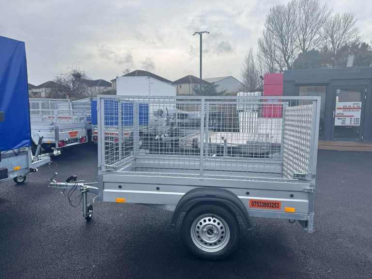 BRAND NEW 6FT X 4FT SINGLE AXLE TRAILER WITH 80CM MESH AND RAMP