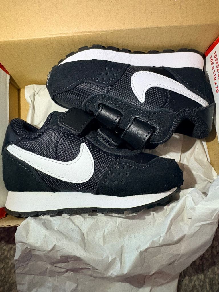 Nike Kids Trainers Black and White 