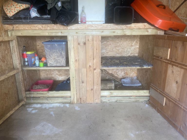 Rabbit hutch 