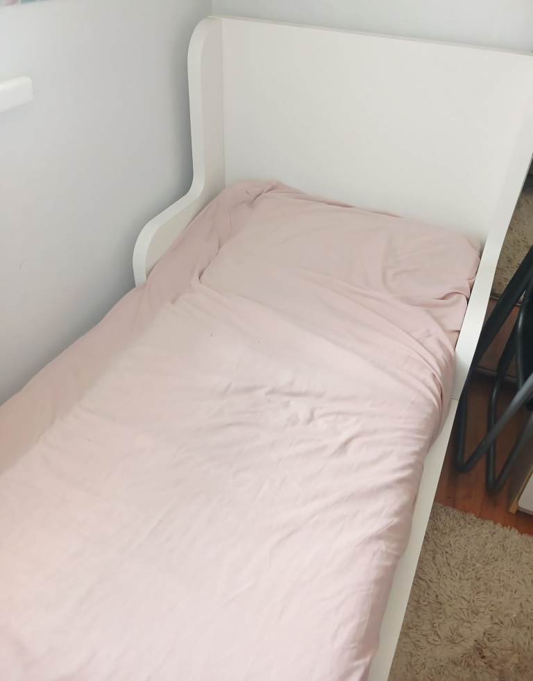 IKEA Busunge Extendable Bed Frame – White, Good Condition