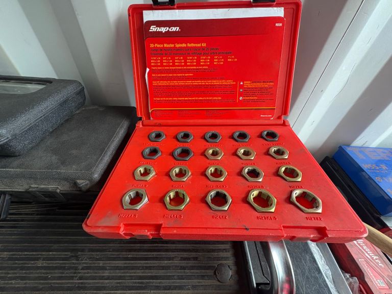 Snap on thread repair 