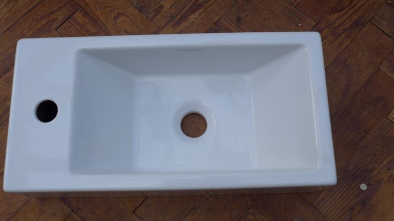 CATALANO VERSO 50 CLOAKROOM HAND BASIN SINK. IN PRISTINE, AS NEW CONDITION.