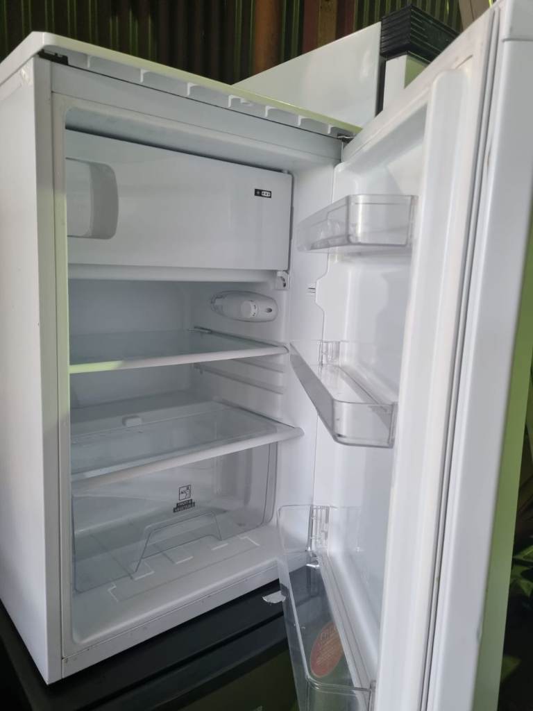 Undercounter fridge freezer & free delivery warranty
