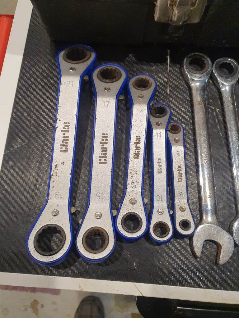 Clarke pro40 angled Ratchet spanners with more and tool box 