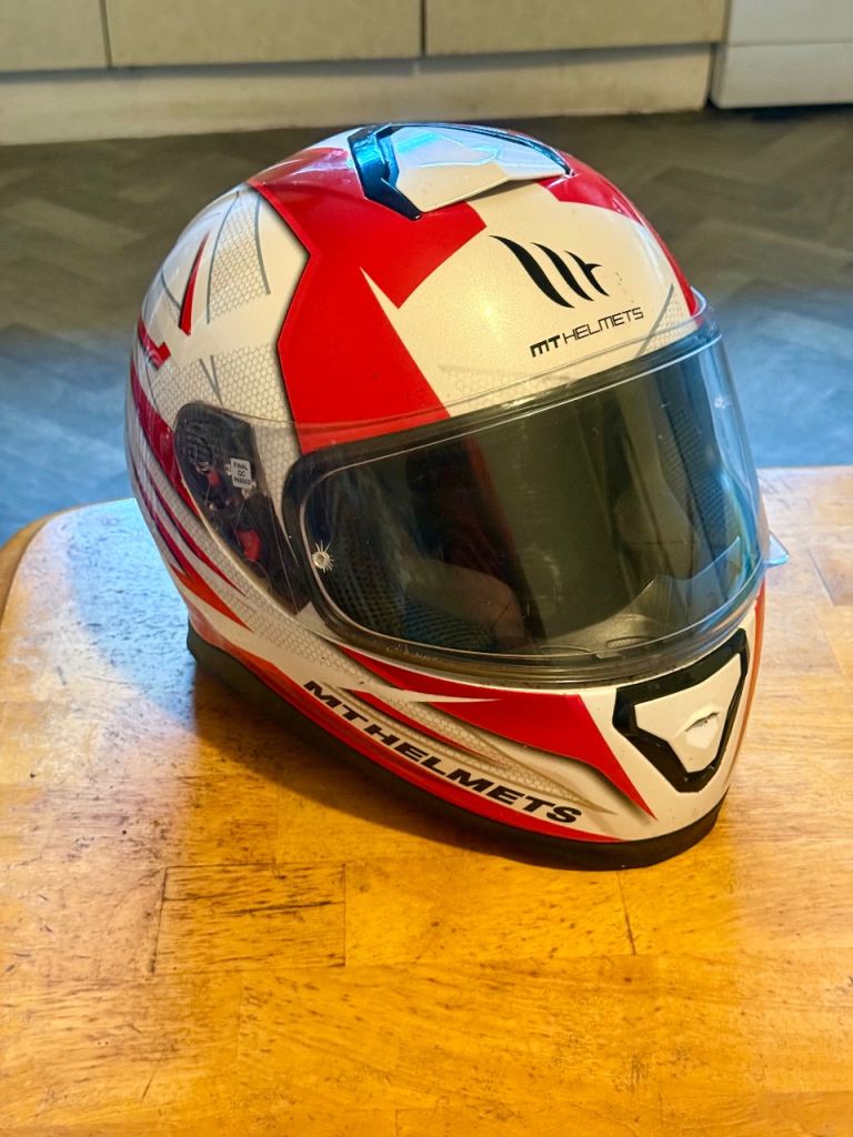 Great condition helment perfect 