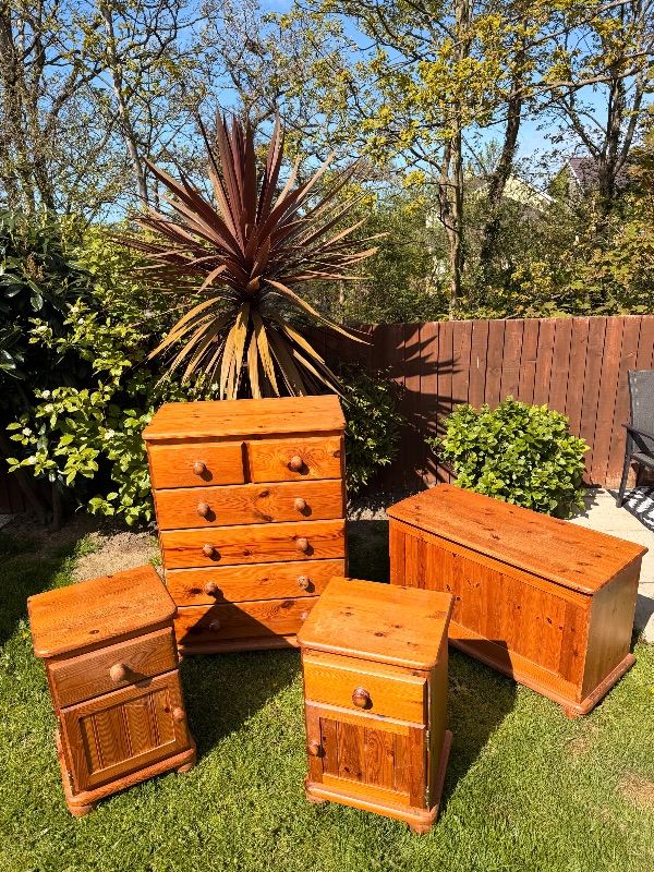 Full set of pine bedroom furniture 
