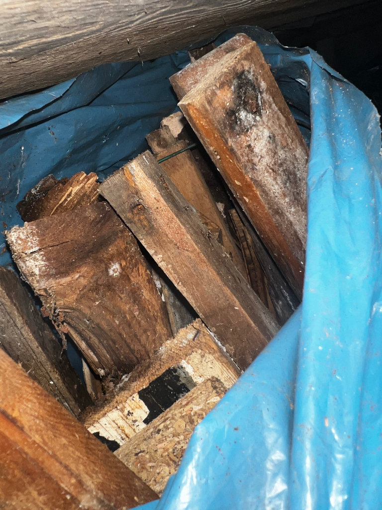 Rubble bag/s of mixed , dry, seasoned wood .