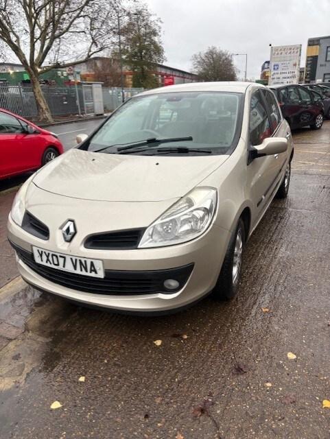2007 Renault Clio 1.6 VVT Privilege Hatchback 5dr Petrol Automatic (179 g/km 