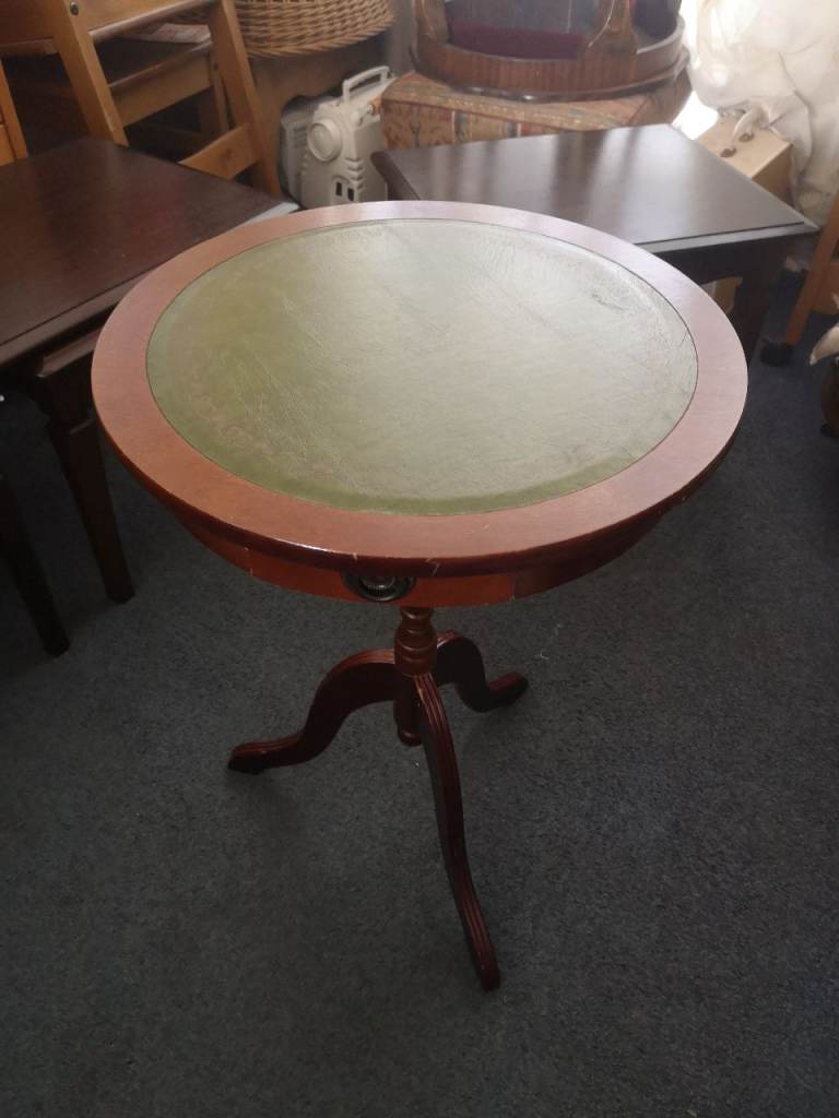 Reproduction tripod drum table with inset top