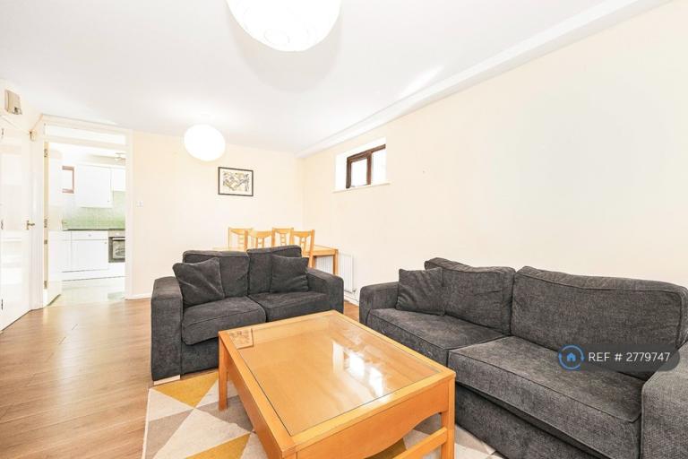 4 bedroom house in Redriff Road, London, SE16 (4 bed) (#2779747)