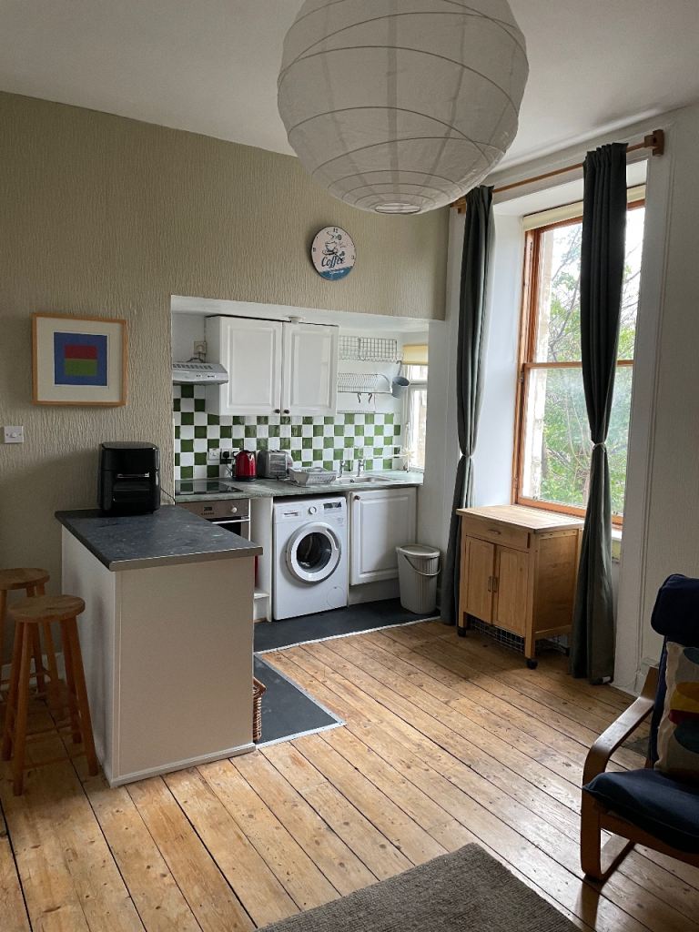 Spacious Fully Furnished One Bedroom Flat - Ocean Terminal