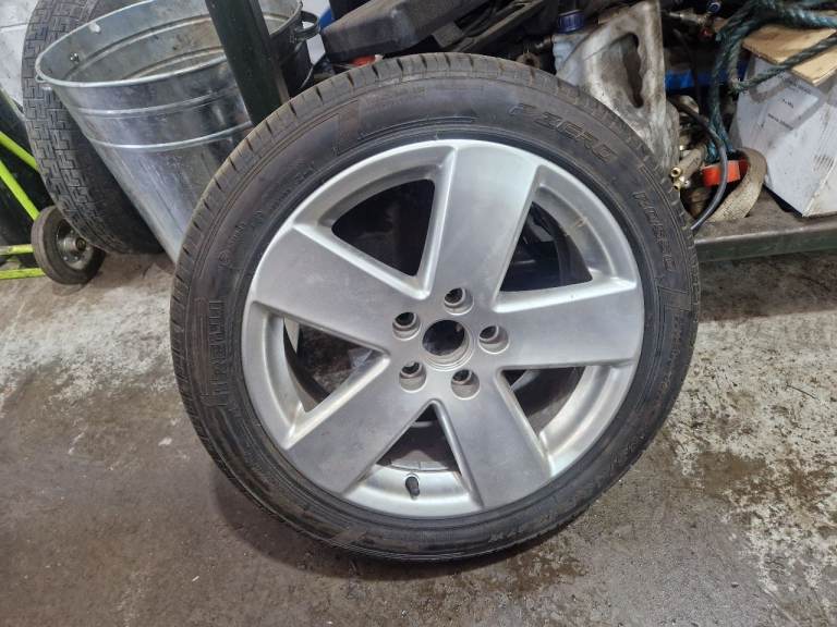 Alloy wheel