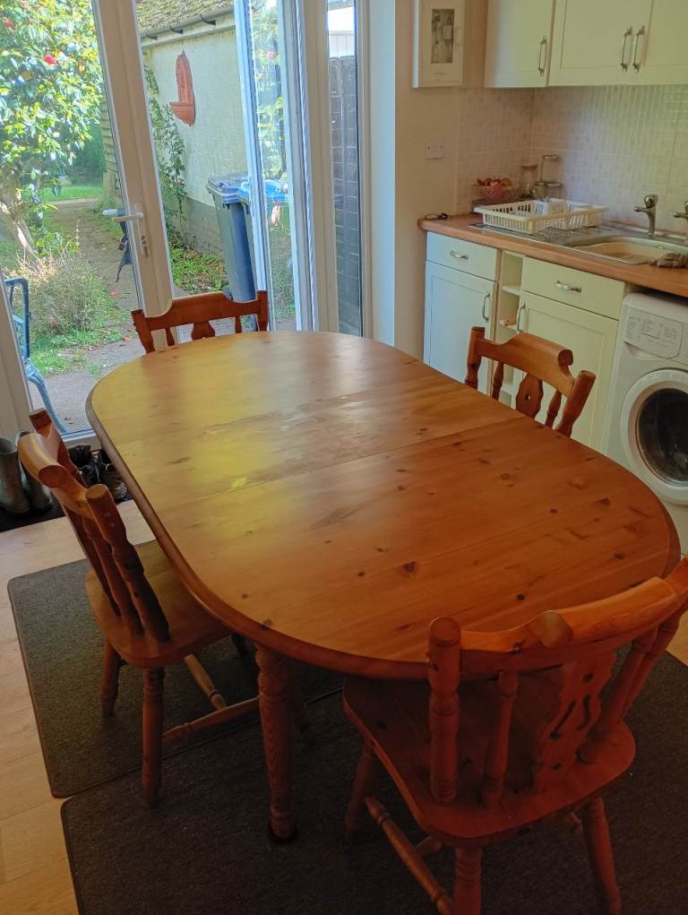Extending kitchen dining room table 