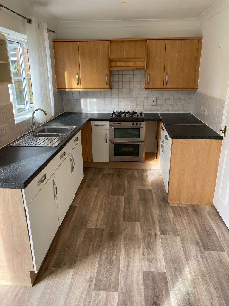 Professional Cleaner Service - Domestic House Cleaning, Upholstery, End Of Tenancy & Carpet