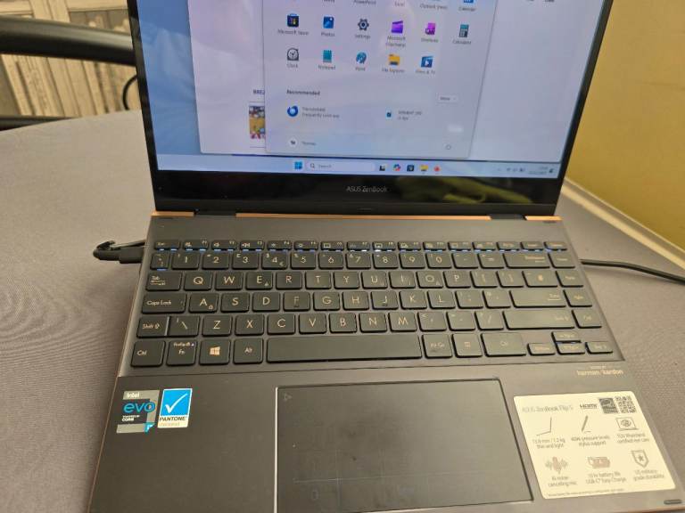 Asus Zenbook Flip S UX371E, Intel i7-1165G7, 16GB DDR4 RAM, 13.3 "Laptop 