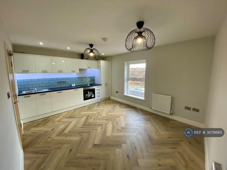 2 bedroom flat in Eaves Lane, Chorley, PR6 (2 bed) (#3078665)