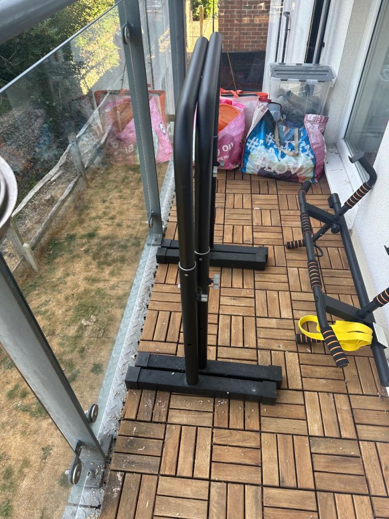 Tricep bars and pull up bar 