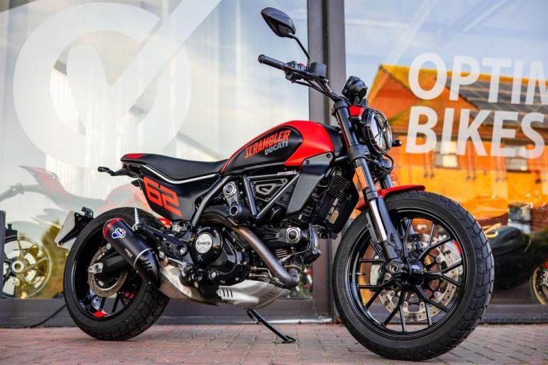 Ducati Scrambler 800 FULL THROTTLE ! SUPER LOW MILES ! TERMI ! STUNNING