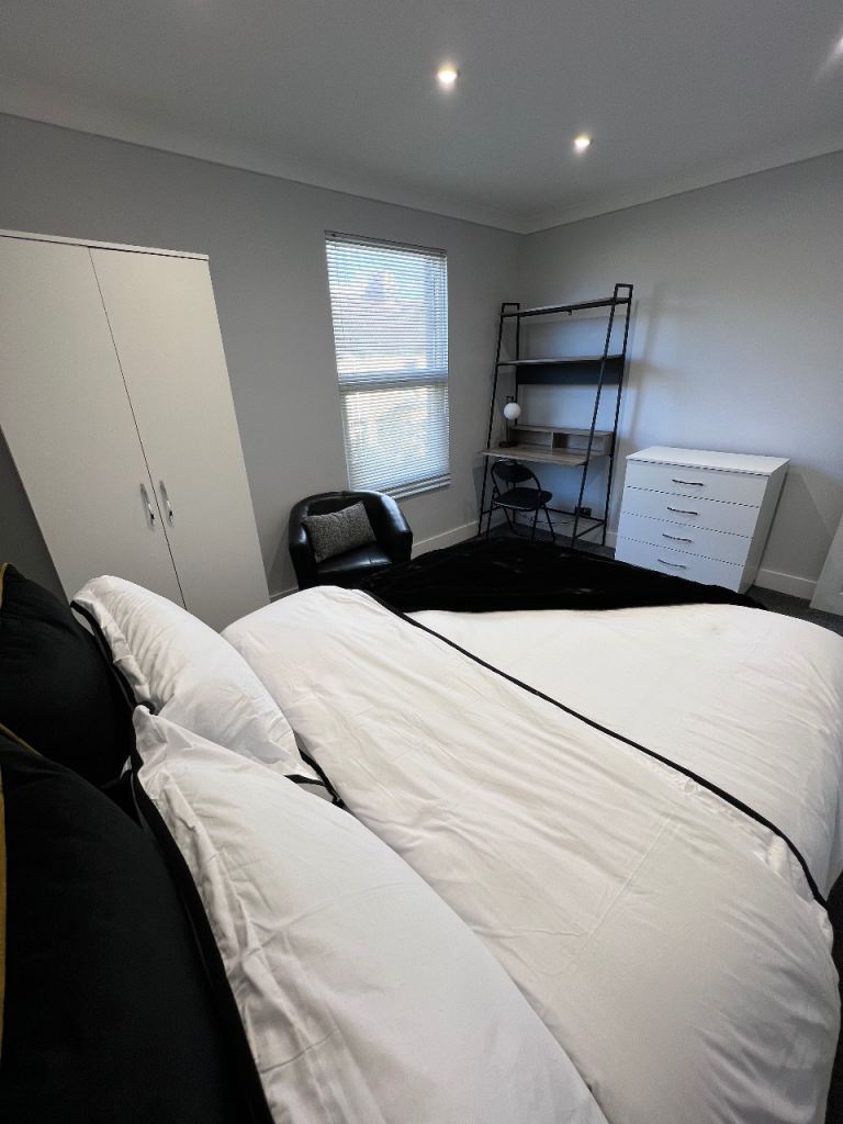 Large Double Room to rent in Gillingham 