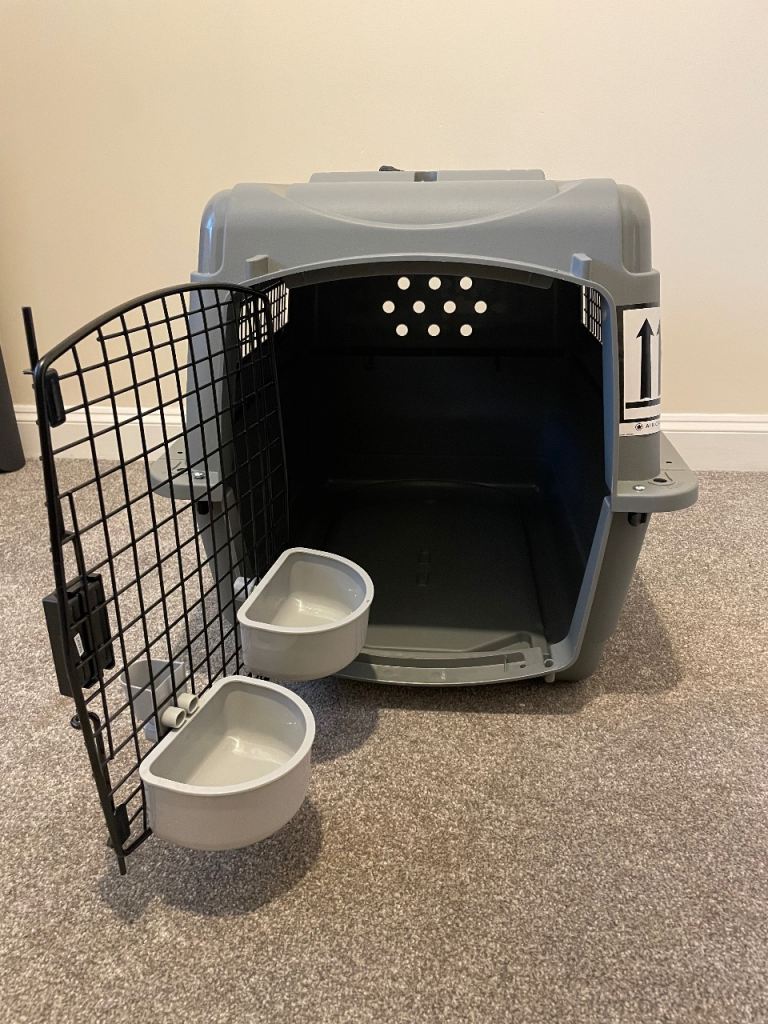 Pet carrier / pet crate / kennel 