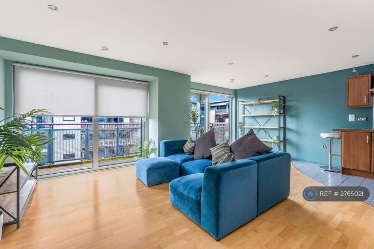 2 bedroom flat in Breadalbane Street, Edinburgh, EH6 (2 bed) (#2765021)