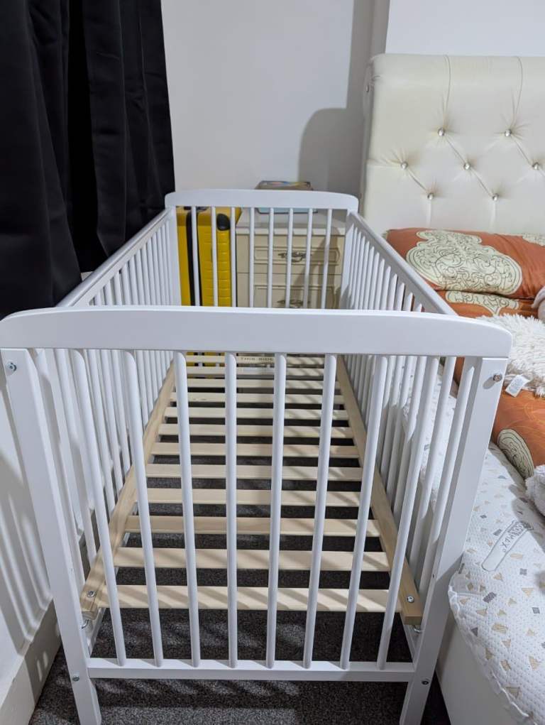 image for Brand new Baby Crib/Baby bed with mattress