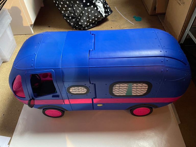 Huge Bundle of LOL Dolls Toys