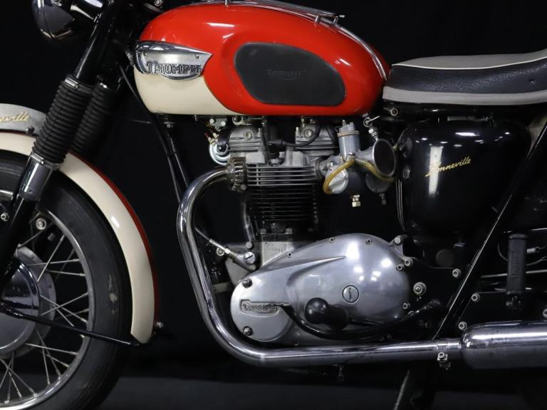 1966 TRIUMPH T120 BONNEVILLE GRENADIER RED  + ALASKAN WHITE